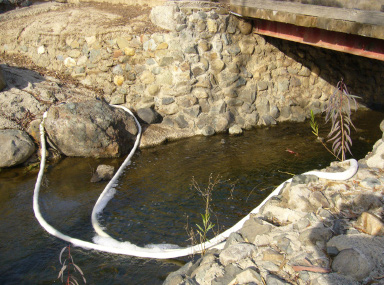 RUBBERIZER® Booms (solidifier) - Image 3